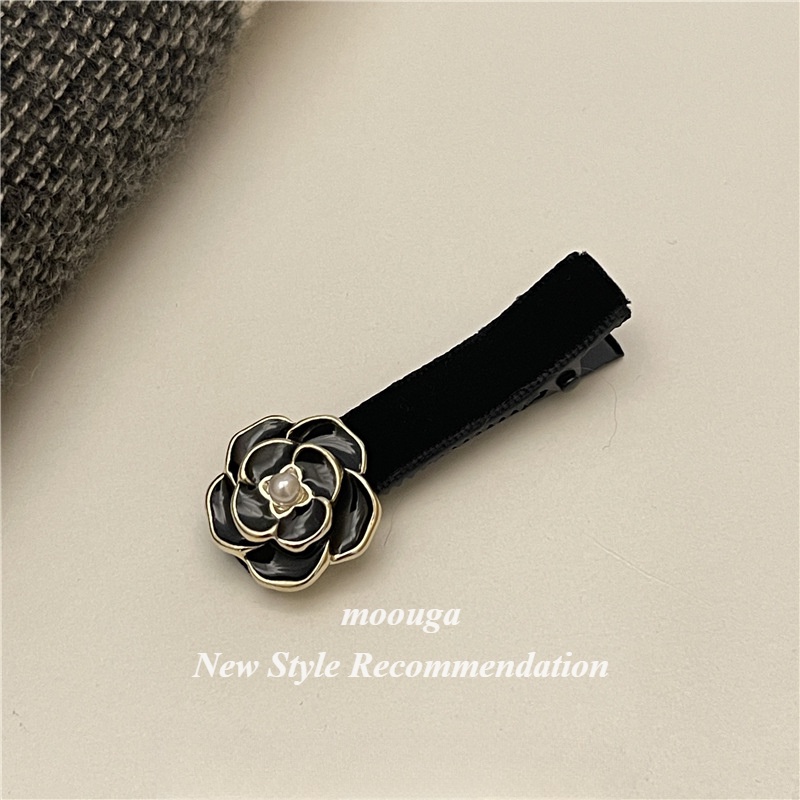 Moouga / Kẹp Tóc Mái Nhung Đính Hoa Trà Và Ngọc Trai Bên Hông Phong Cách retro