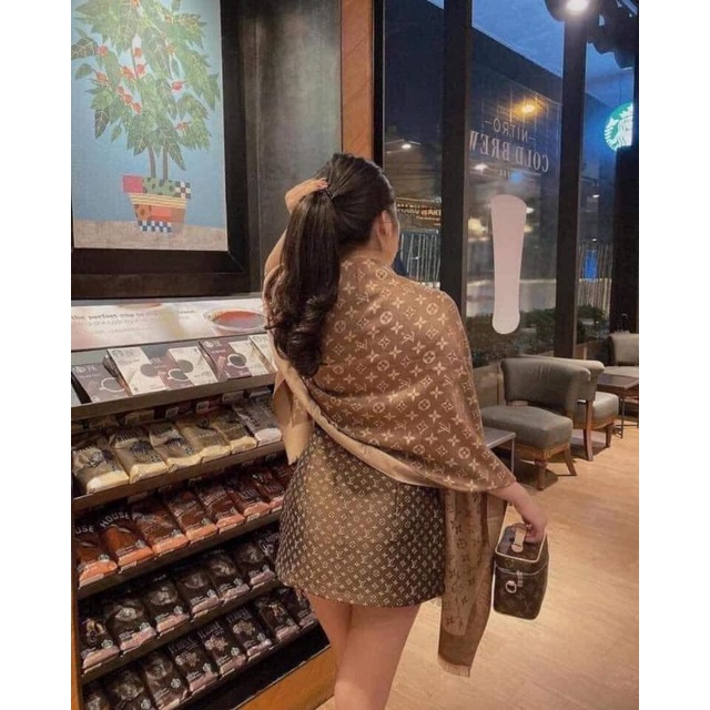 Khăn choàng cổ pashmina họa tiết thời trang.