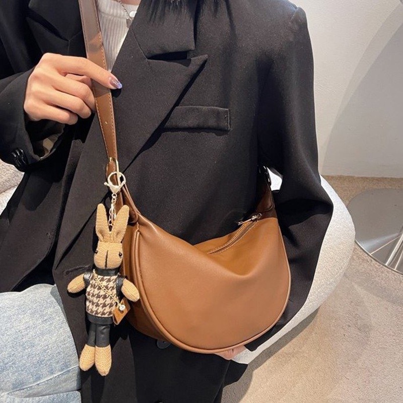 Túi Đeo Chéo Vai Kiểu Bánh Bao Dung Tích Lớn Cho Nữ (Không Kèm Móc Khóa)