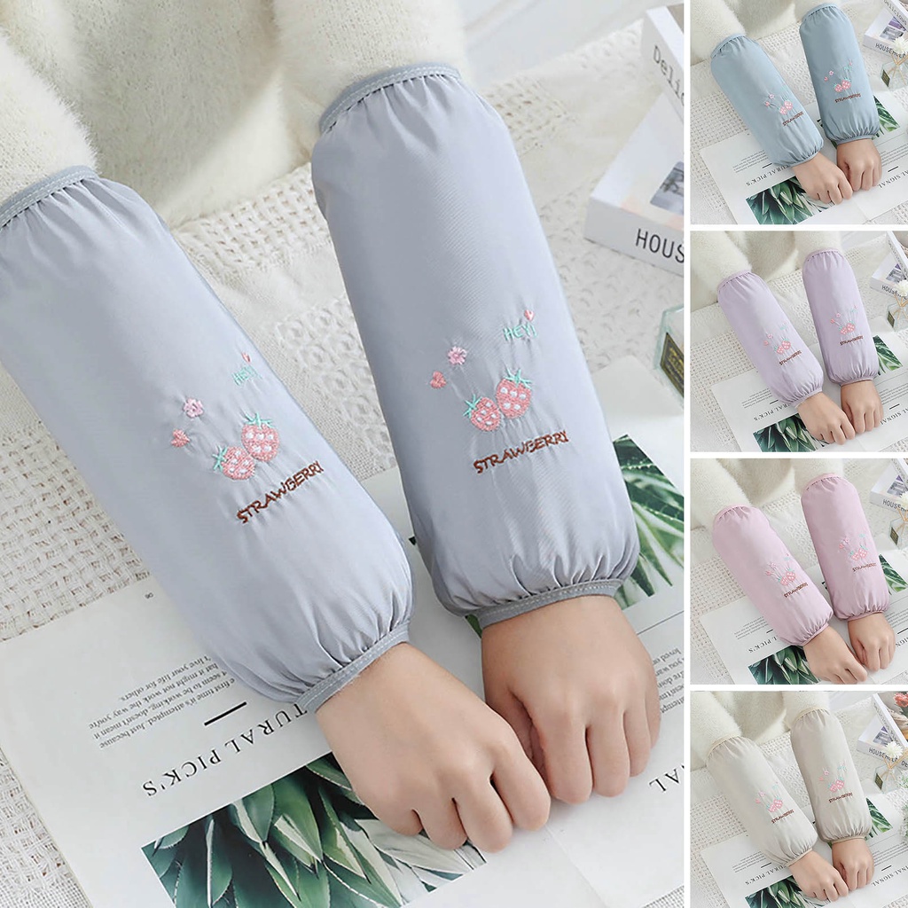 1 Cặp Vỏ Bọc Tay Áo Dài Thêu Hình Dâu Tây Chống Nước Chống Dầu Chống Rơi Vỡ Bảo Vệ Không Bẩn Dùng Trong Nhà