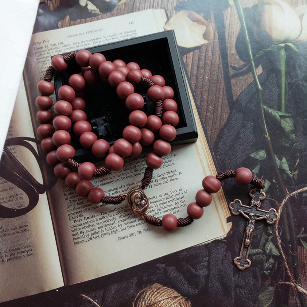 Vòng cổ Chuỗi Hạt Gỗ Đỏ Rượu Vang Hình Thánh Giá Màu Nâu Phong Cách Vintage