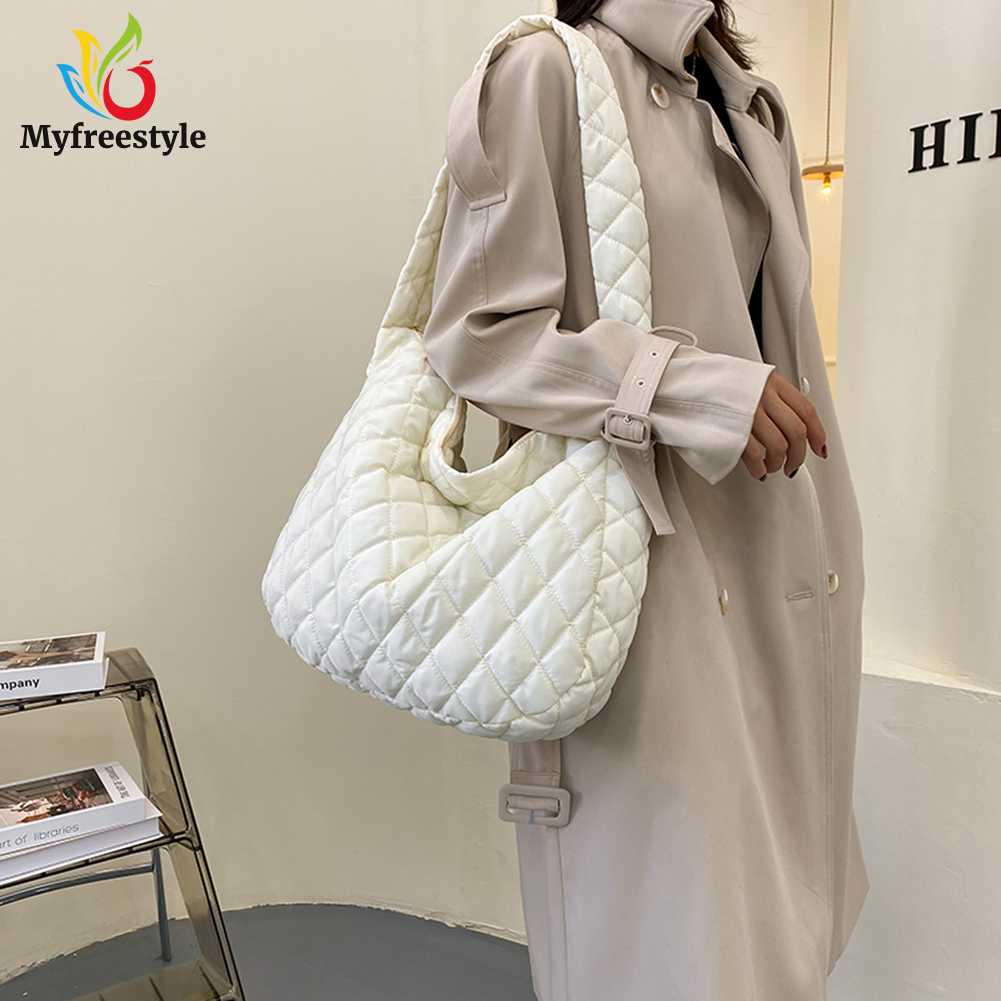 Túi Đeo Chéo Vai Kiểu Chần Bông Hình Kẻ Ô Cổ Điển Dành Cho Bạn Nữ (Màu Trắng)