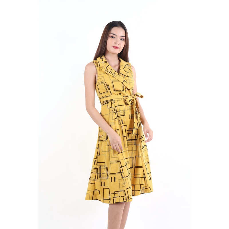 Đầm sát nách C.Kl3in có dây nịt, cổ sơmi