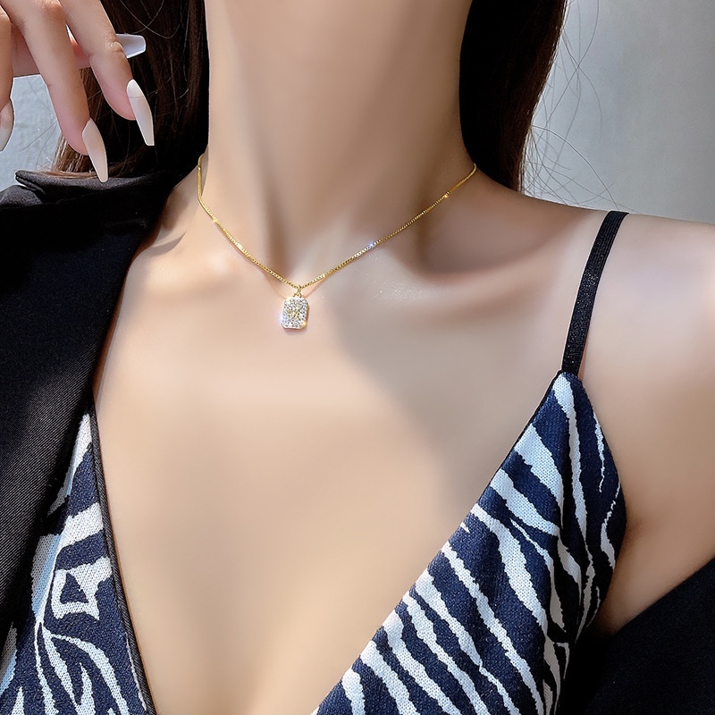 Vòng cổ Titan Mặt Số 7 Chống Rỉ Sét Không Phai Màu Cho Nữ