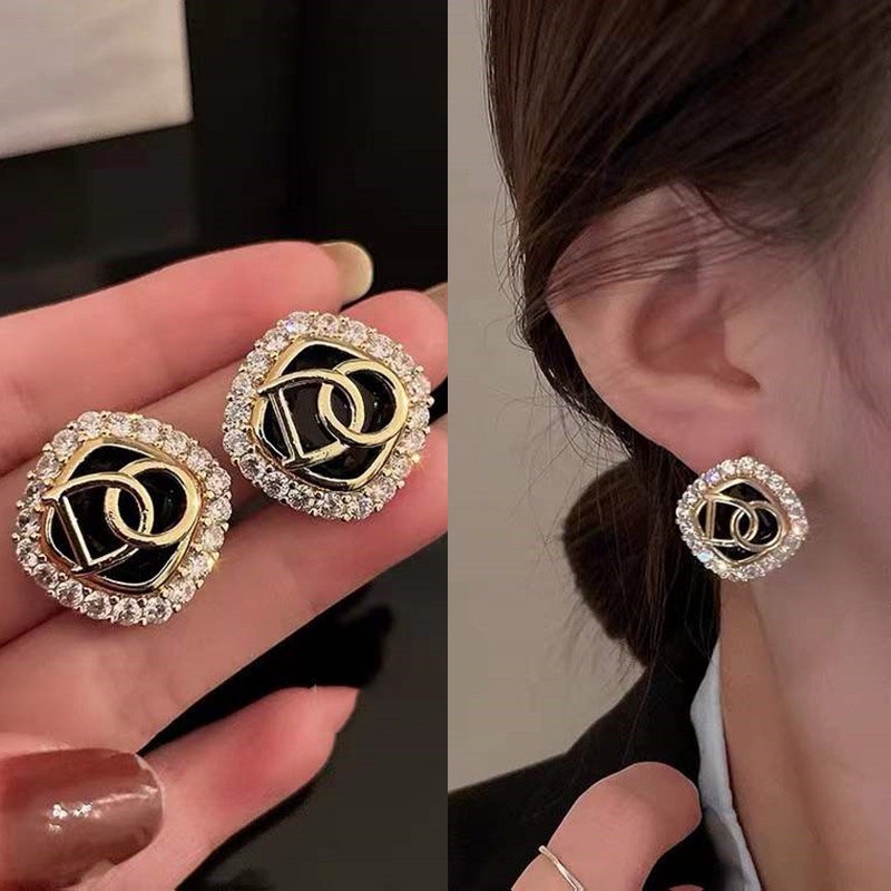 Bông tai chữ Tiếng Anh đính đá ngọc trai thời trang