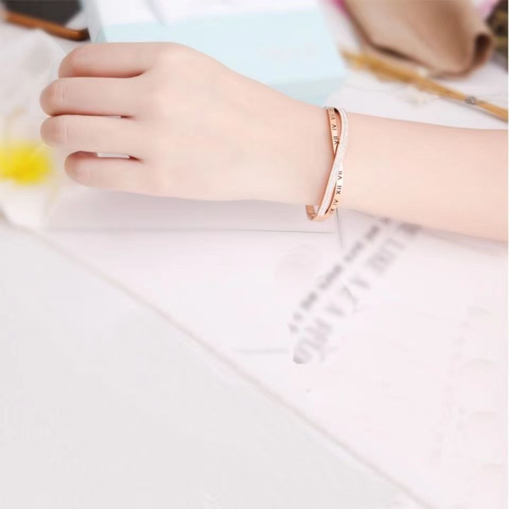 Vòng Tay Thép Titan Khắc Chữ Thập Độc Đáo Thời Trang Phong Cách Mới
