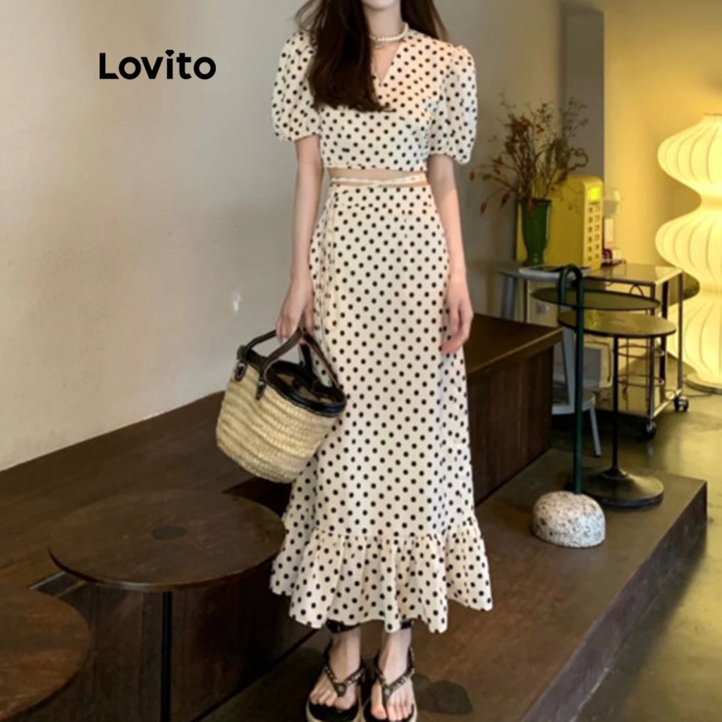 Set đồ Lovito chân váy midi đuôi cá và áo tay ngắn cổ chữ V thắt dây chấm bi thanh lịch dành cho nữ LNA04059 (màu trắng)