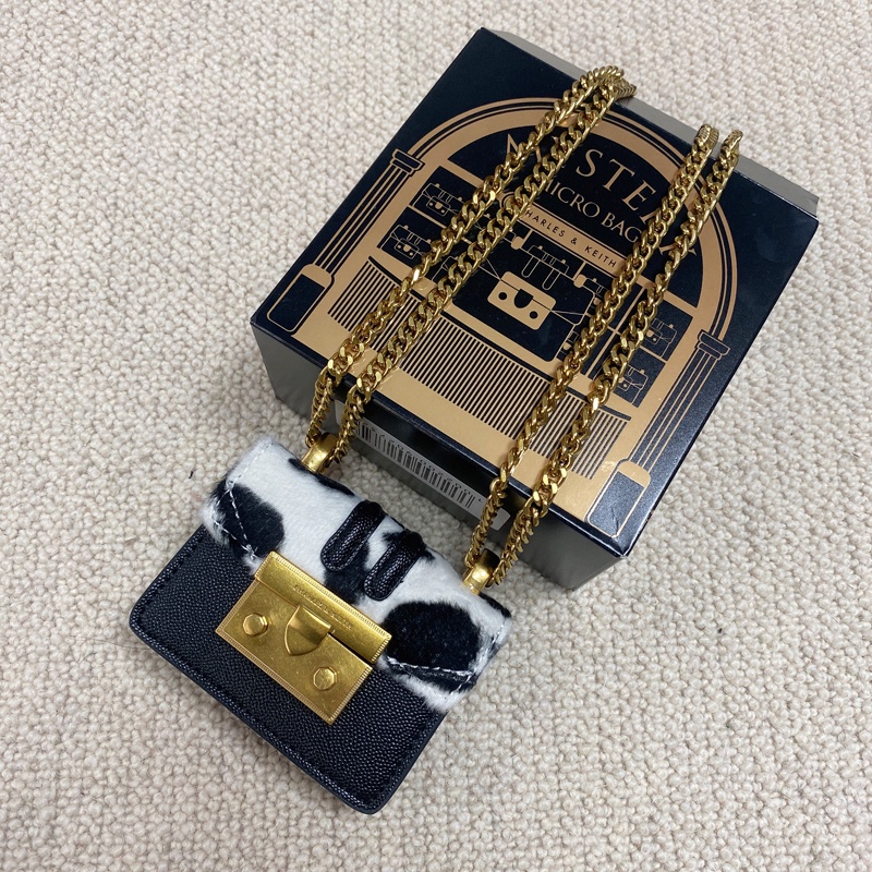 Túi Đeo Chéo mini Có Dây Xích Thời Trang Sành Điệu Cho Nữ 81200015 Túi Xách Tay / Đeo Chéo Vai charles Và keith