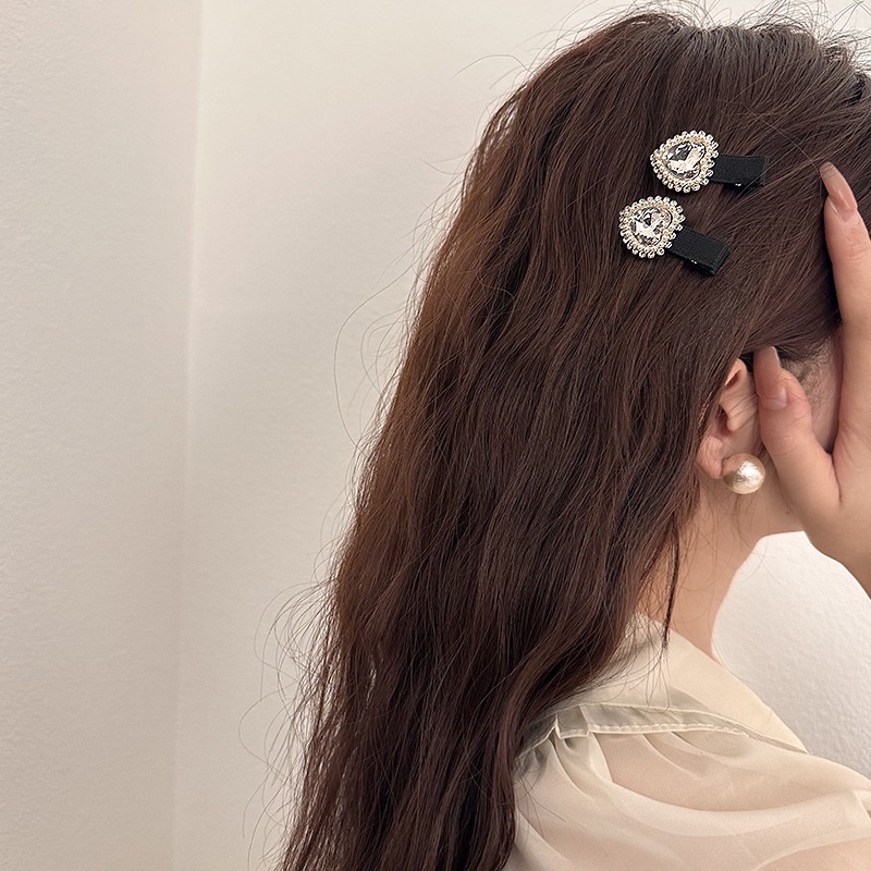 Kẹp Tóc Mỏ Vịt Đính Đá Chữ Love Màu Hồng Ngọt Ngào Dễ Phối Đồ Phong Cách Hàn Quốc Cho Nữ