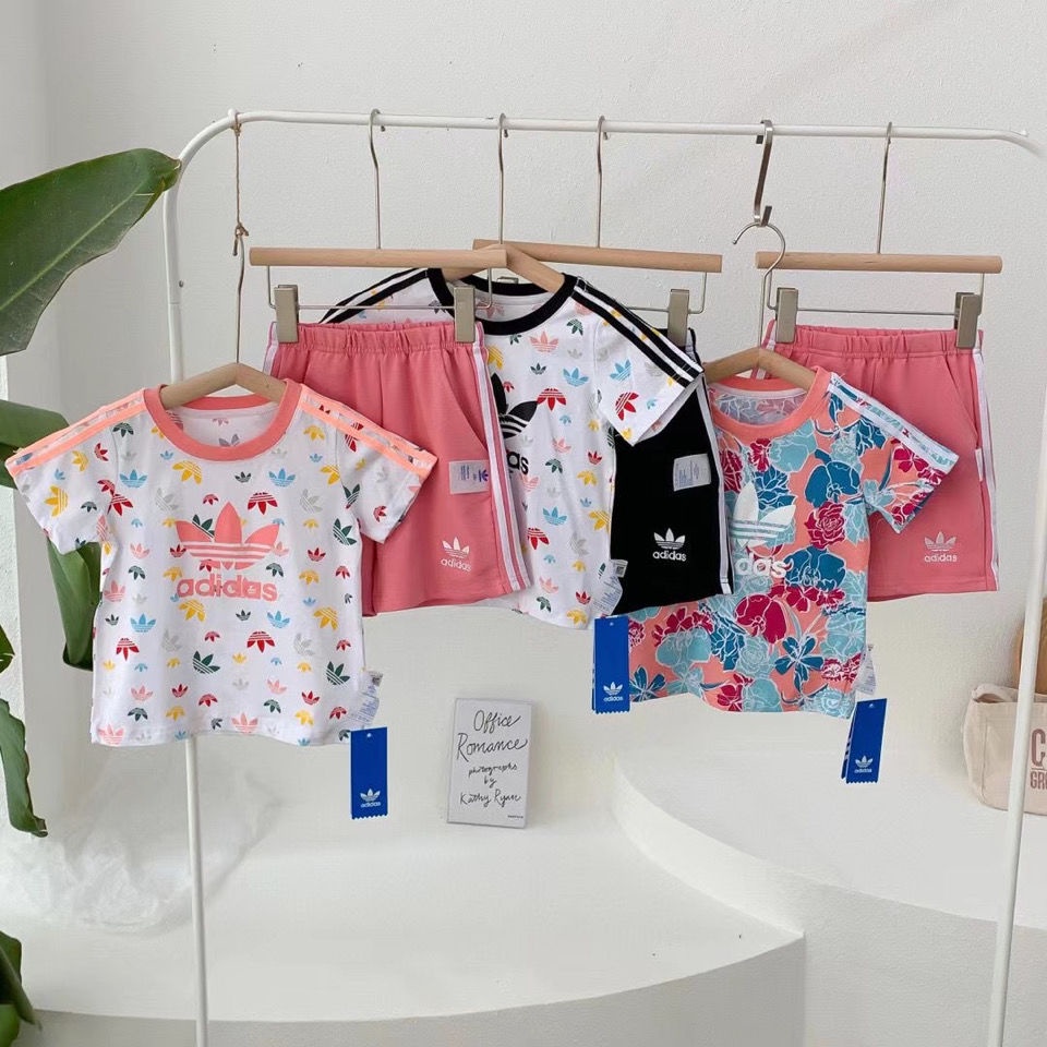 Adidas_Set Áo Thun Ngắn Tay Và Quần Short Họa Tiết Rằn Ri Thời Trang Mùa Hè 2023 Cho Bé