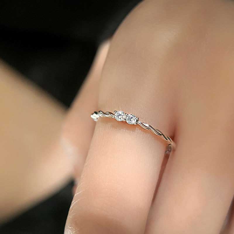 Nhẫn Đính Hôn Bằng Thép Titanium Đính Đá Zircon Thời Trang Hàn Quốc Đơn Giản Có Thể Điều Chỉnh Kích Thước