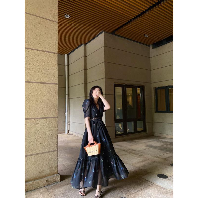French Retro Dress Black Floral Dress V-Neck Waistband Slimming Effect Medium Length Dress Elegant High-End And Atmospheric