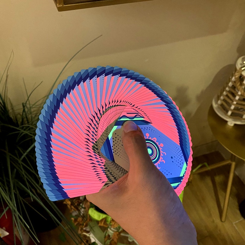 Mua Một Tặng Một Bộ Sưu Tập Thẻ Bài Ma Thuật Cắt Hoa Dạ Quang Bốn Màu Phát Sáng Trong Đêm