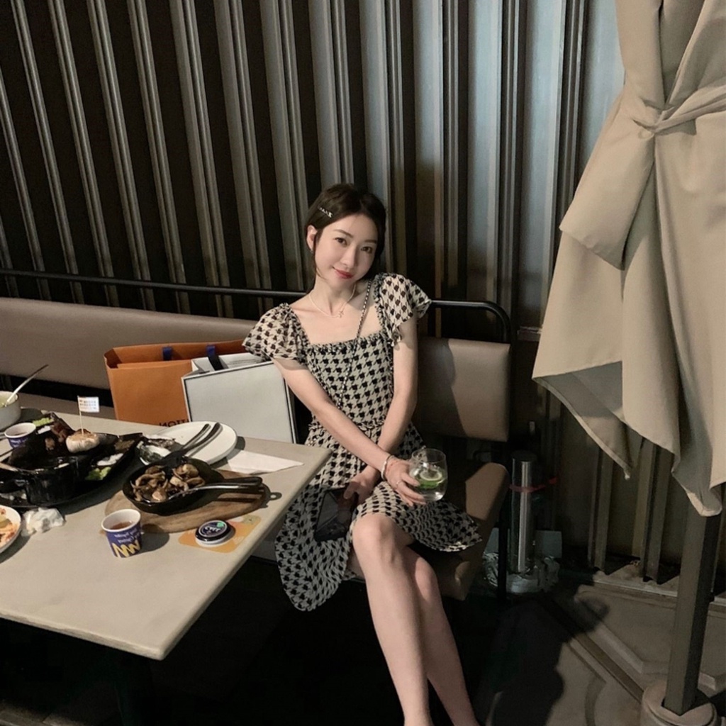 Đầm Tay Phồng Cổ Vuông Họa Tiết Houndstooth Phong Cách Pháp