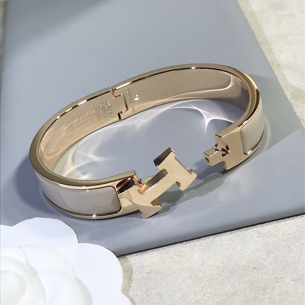 Vòng Tay Thời Trang 2023 Mặt Chữ H Màu Trà Sữa Vàng Hồng 18k Có Khóa Cài