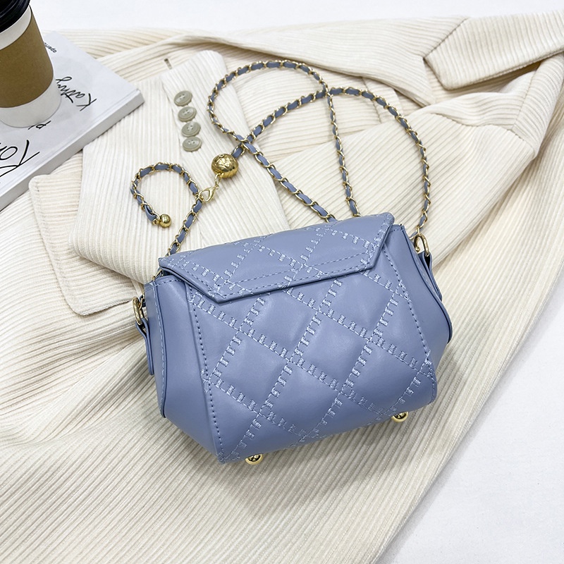 Túi Đeo Vai Hình Thoi Màu Trắng / Đen Phối Dây Đeo Sợi Xích Phong Cách Hàn Quốc Thời Trang Cho Nữ