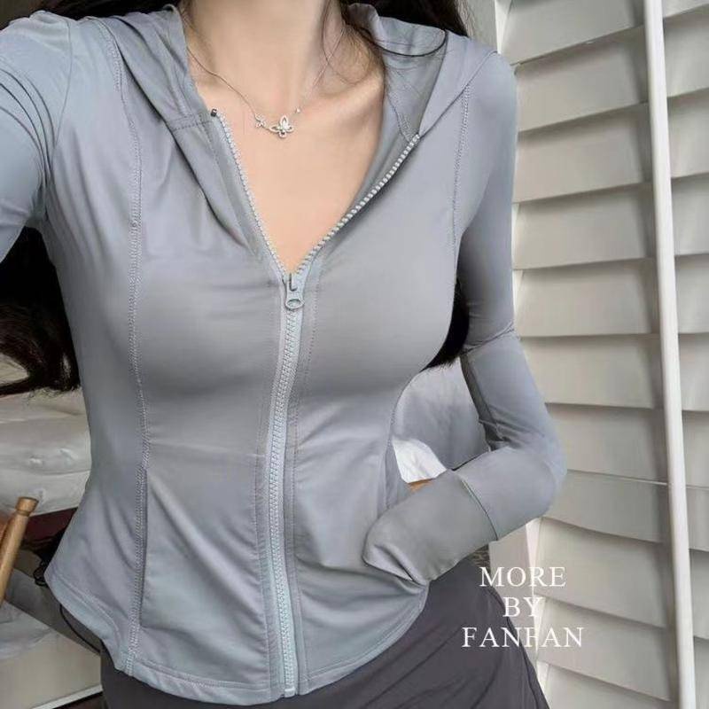 Áo Khoác Chống Nắng Bằng Lụa Lạnh Mỏng Nhẹ Thoáng Khí Không Nóng Có Mũ Trùm Cho Nữ
