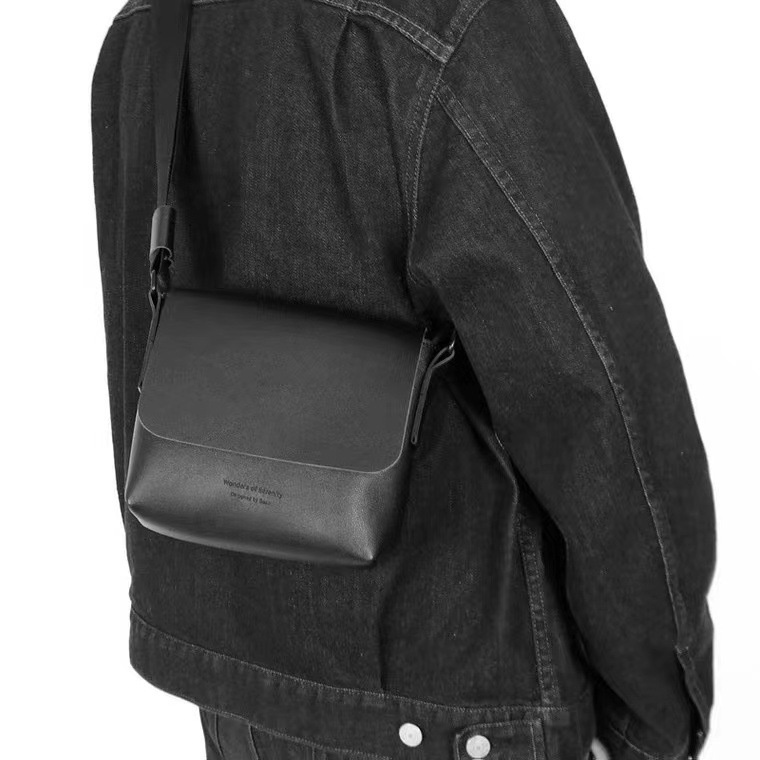 CHIC JOY  / One Túi Đeo Chéo Ngực Hình Vuông Nhỏ Phong Cách Retro Đa Năng Dành Cho Nam Nữ