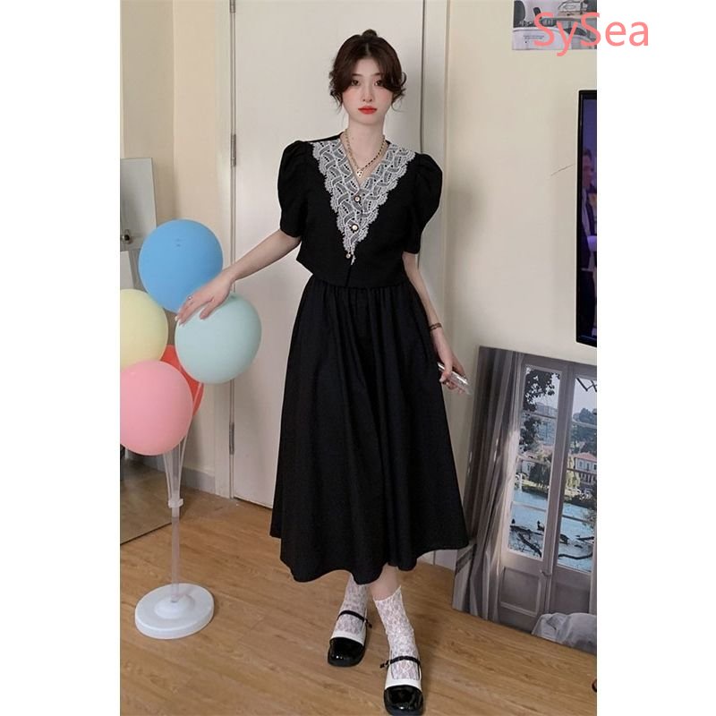 Áo Kiểu Tay Phồng Ngắn Cổ Chữ V Phối Ren Thời Trang Trẻ Trung Cho Nữ