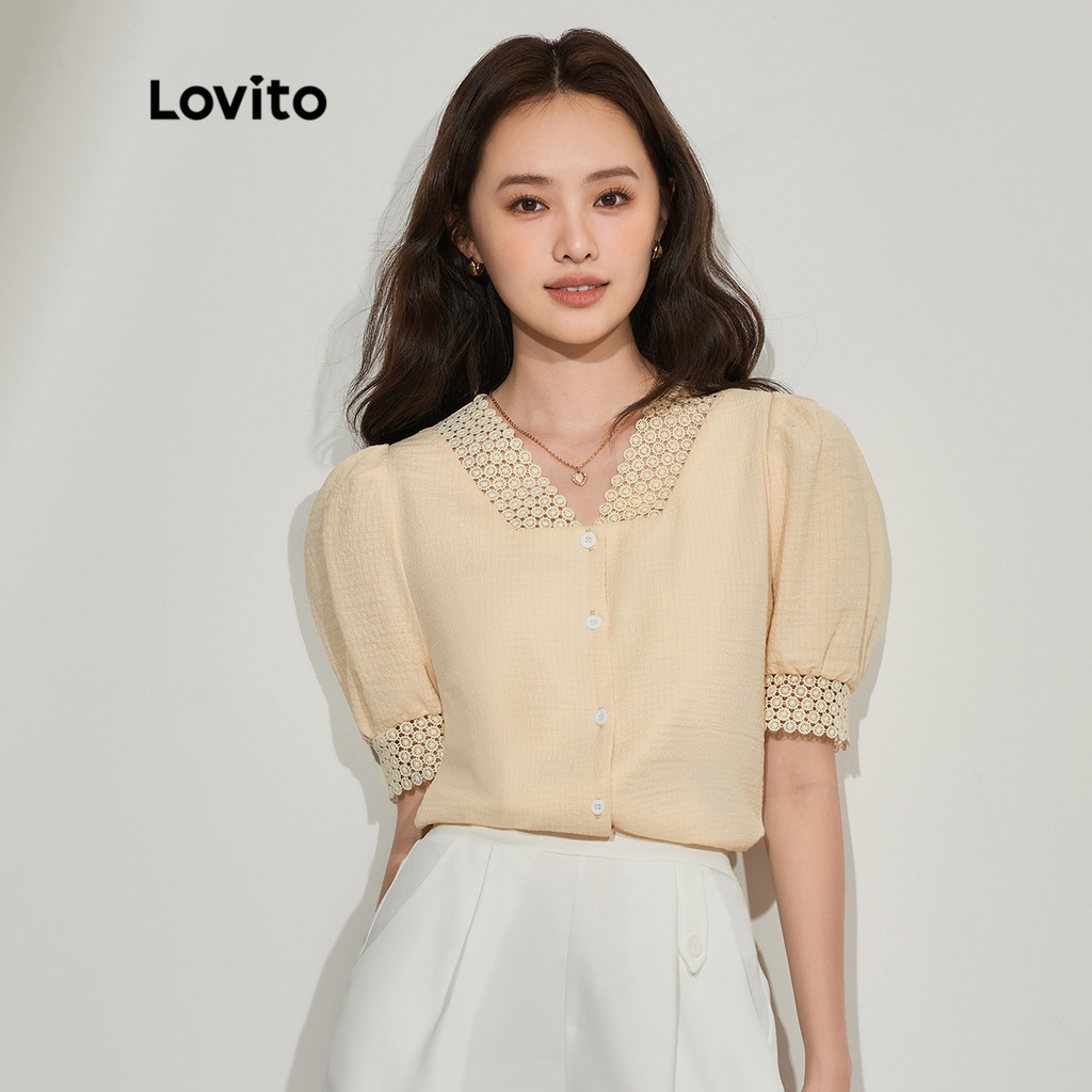 Áo kiểu LOVITO tay ngắn phồng cổ chữ V nút cài trước phối ren màu trơn thanh lịch L45ED056 (màu trắng ngà)