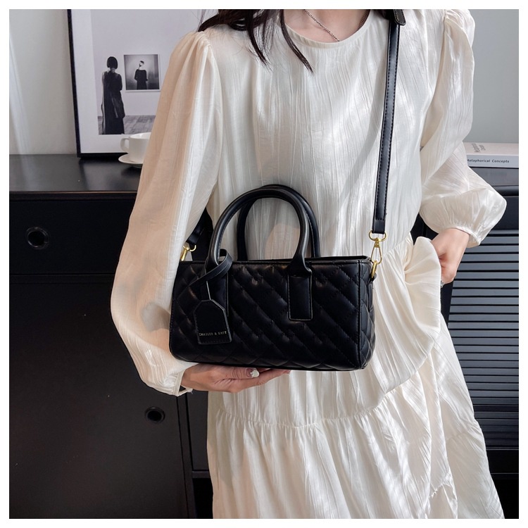 Túi Xách Đeo Chéo Một Bên Vai Hình Thoi Đơn Giản Thời Trang Mới 2023 Phong Cách Retro Phổ Biến Dành Cho Bạn Nữ