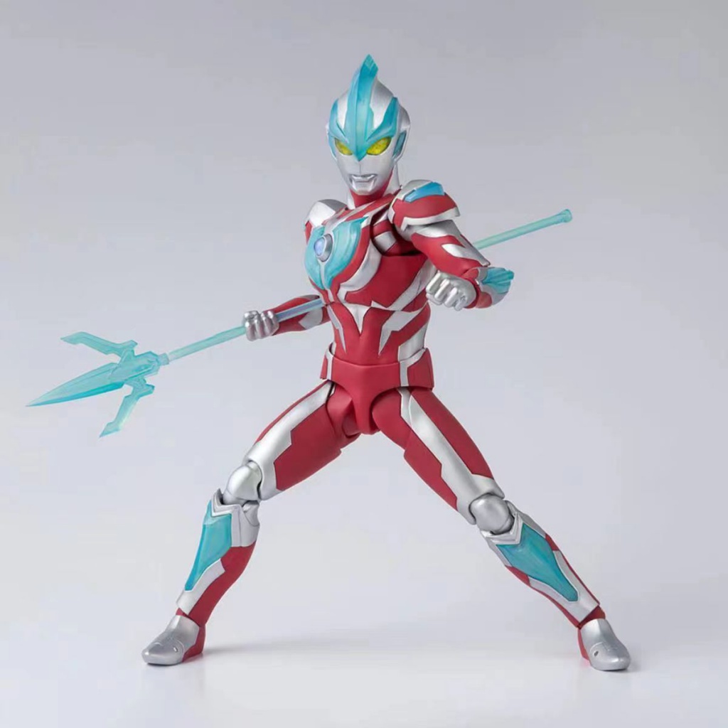 Mô Hình Nhân Vật Ultraman Trong Phim Galaxy