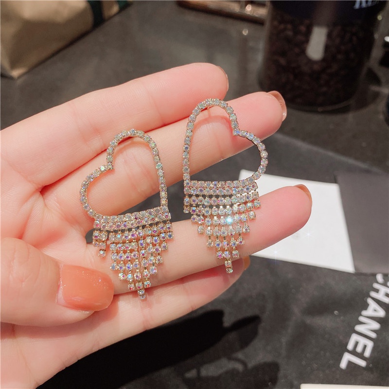 Hoa Tai Dáng Dài Hình Trái Tim Đính Đá Phối Tua Rua Sang Trọng