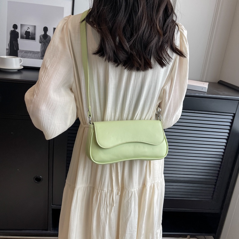 Túi Xách Đeo Vai Hình Vuông Cỡ Nhỏ Đính Ngọc Trai Phối Dây Đeo Sợi Xích Thời Trang Xuân Hè Cao Cấp Cho Nữ