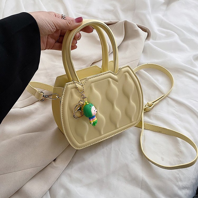Túi Đeo Chéo Hình Bánh Quy Màu Xanh Sữa IELGY Ngọt Ngào Cho Nữ