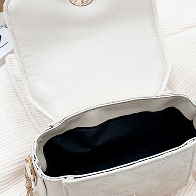 Túi Đeo Vai Hình Thoi Màu Trắng / Đen Phối Dây Đeo Sợi Xích Phong Cách Hàn Quốc Thời Trang Cho Nữ