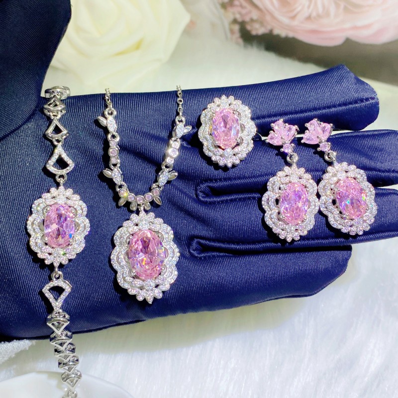 1 Bộ Trang Sức Đính Kim Cương Màu Hồng Cao Cấp Sang Trọng