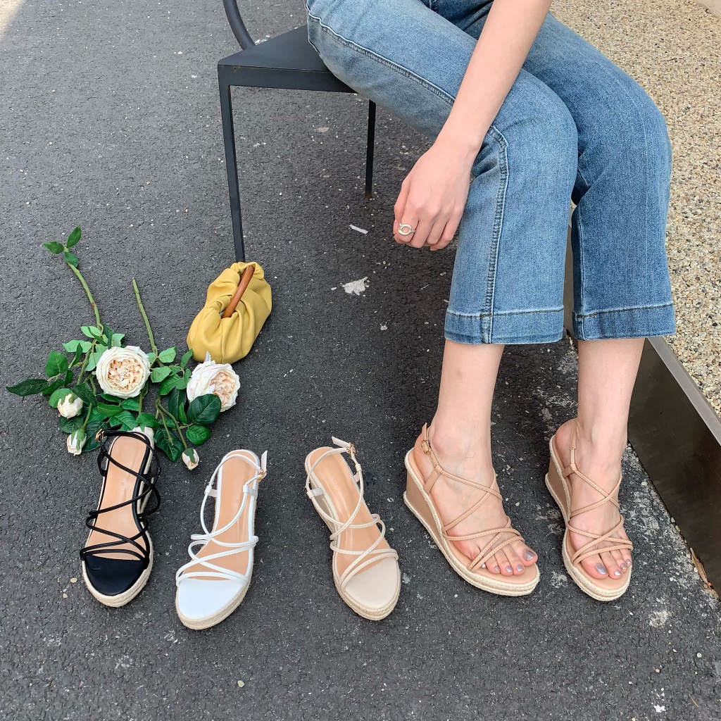 Sandal Đế Xuồng Mùa Hè 2023 Phong Cách Mới Cho Nữ
