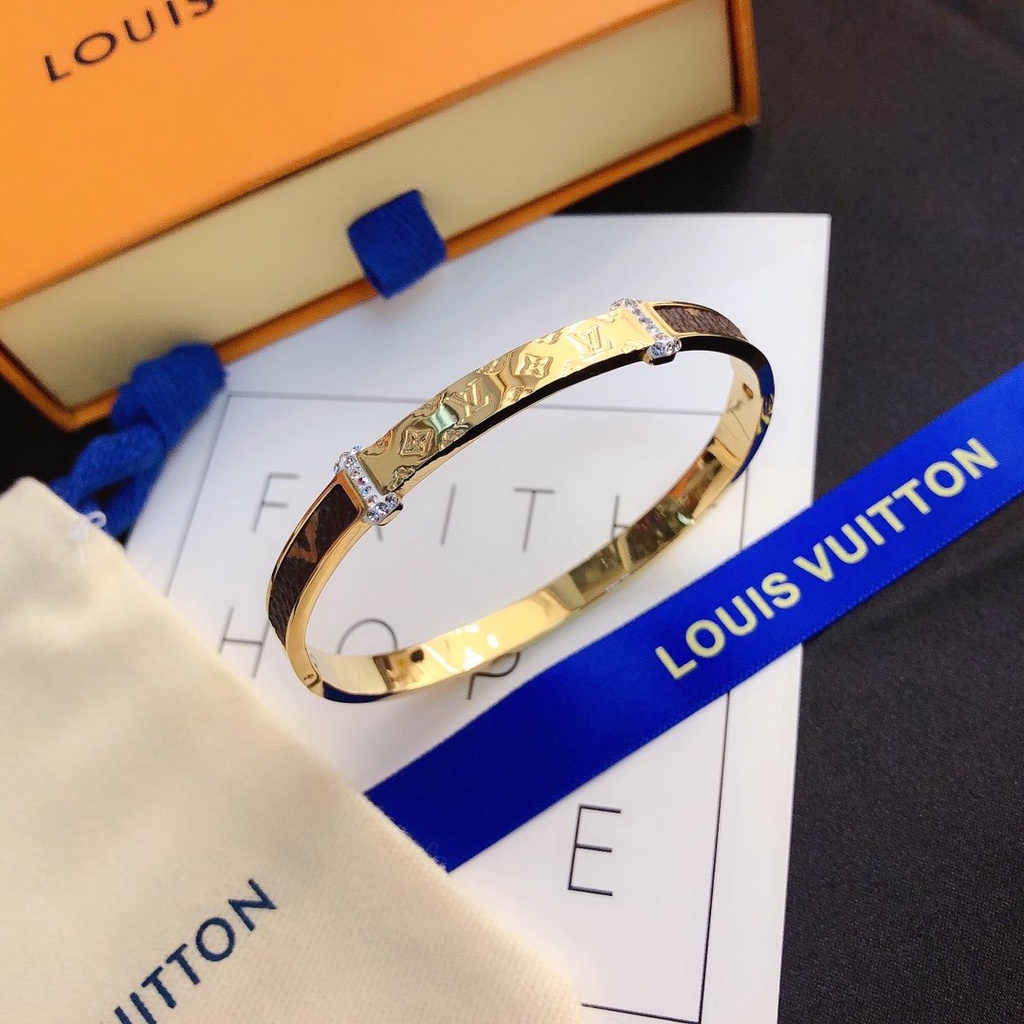 Vòng Tay Louis Vuitton Bằng Thép Titan Chống Nước Họa Tiết LV Monogram