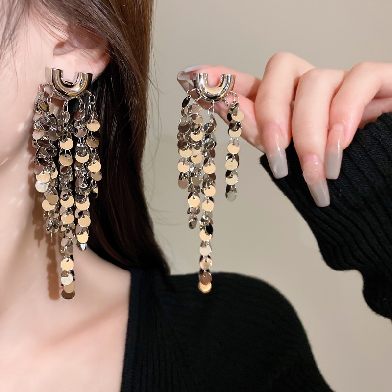 Bông Tai Chữ Cái Đính Kim Sa Tua Rua Thời Trang Sang Trọng Cho Nữ