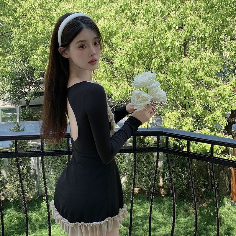 Váy đồ bơi dài tay nữ  đen bikini 1 mảnh hở lưng bikini dài tay xinh đi biển kín đáo áo đi bơi