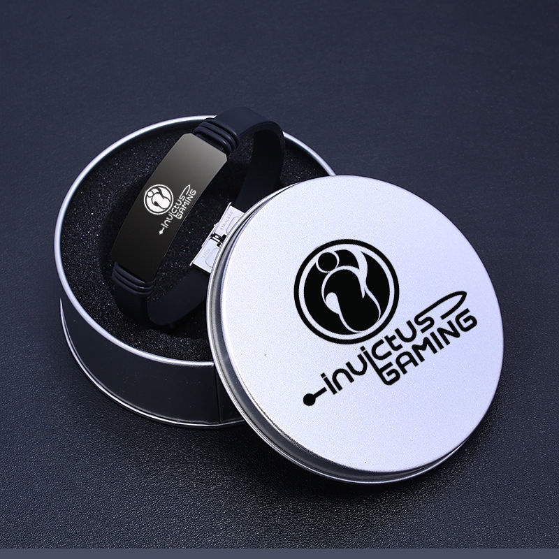 Vòng Tay Thép Titan Họa Tiết Liên Minh Huyền Thoại IG RNG EDG WE SKT Merchandise Cho Cặp Đôi