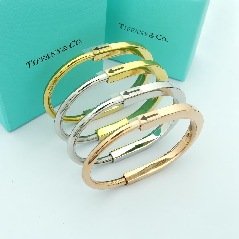 Vòng Tay Móng Ngựa Mạ Vàng 18K