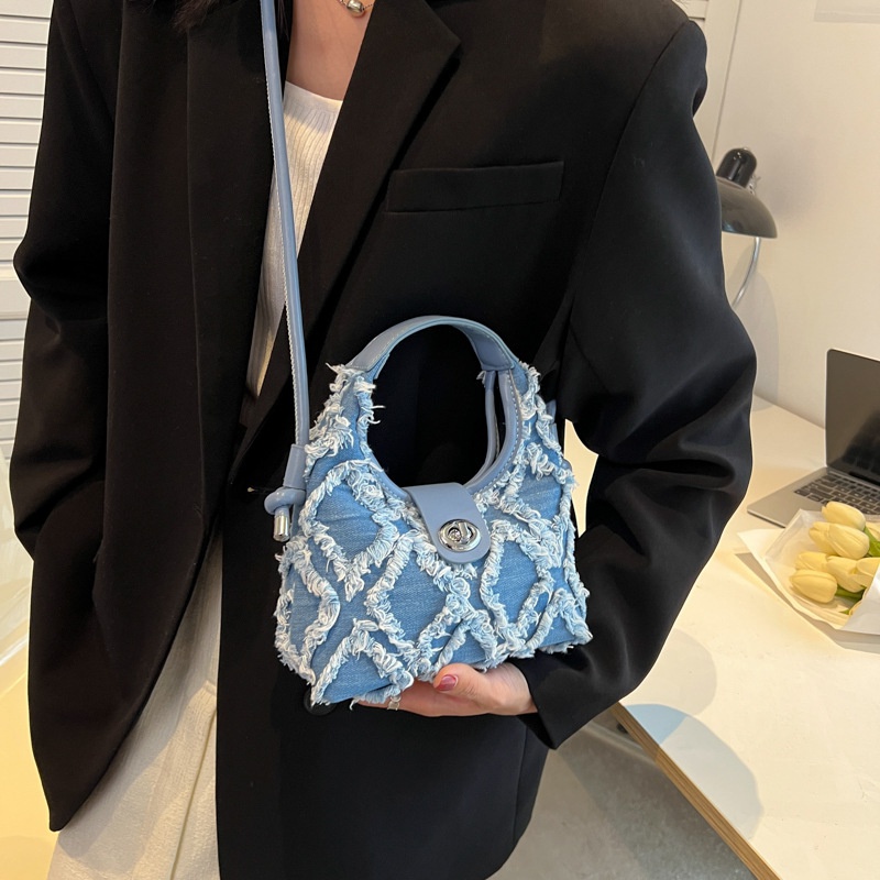 Túi Xách Denim Phủ Lông Đính Kim Cương Độc Đáo Thời Trang Mới 2022 Cho Nữ