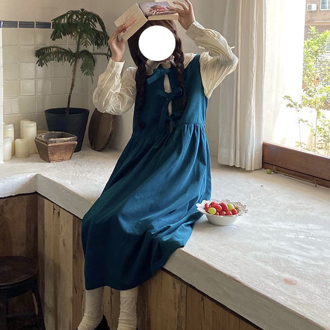 Set Áo Sơ Mi Tay Dài Cổ Búp Bê + Váy Yếm Màu Xanh Dương + Áo Khoác Sát Nách Đính Nơ Xinh Xắn