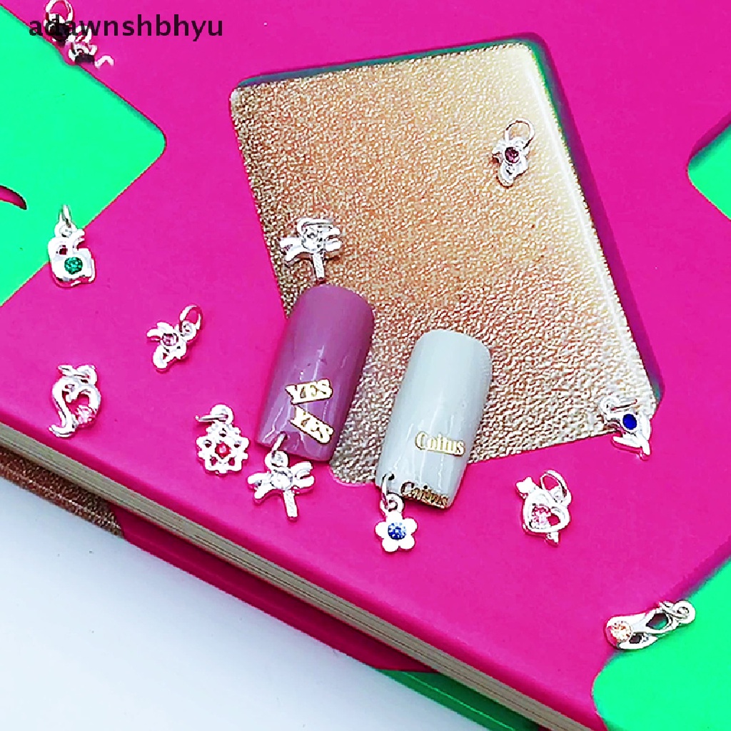 Set 24 Phụ Kiện Trang Trí Móng Tay Đính Đá Xinh Xắn