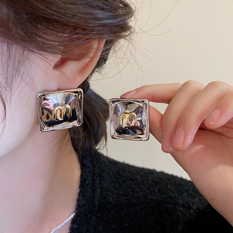 Bông Tai Mạ Bạc Họa Tiết Chữ Thời Trang Cho Nữ