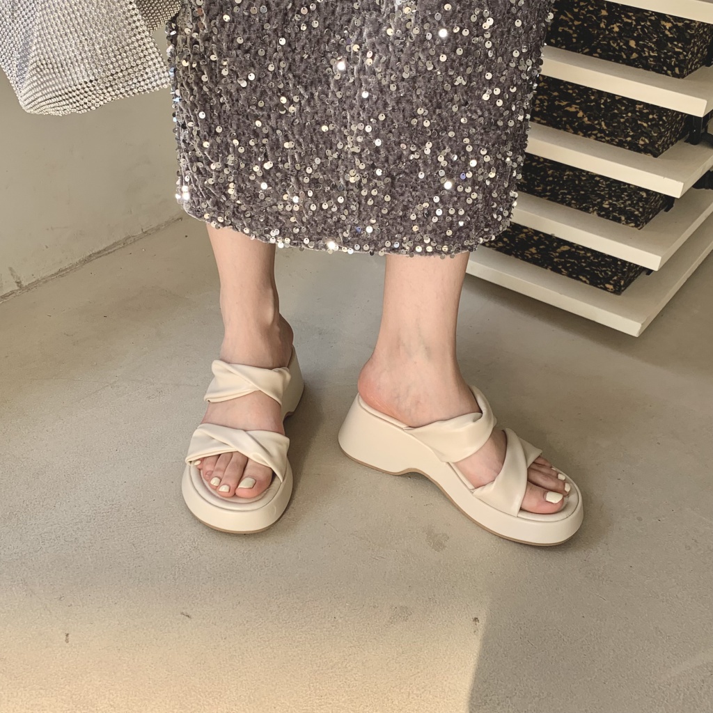 Dép Sandal Đế Xuồng Thời Trang Mùa Hè 2023 Phong Cách Mới Cho Nữ