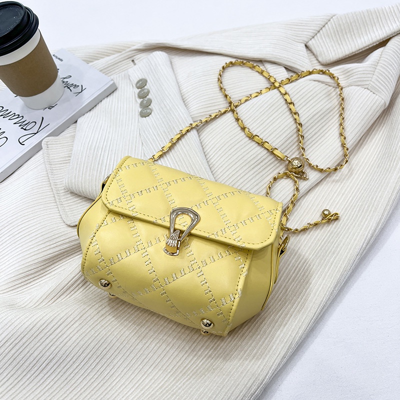 Túi Đeo Vai Hình Thoi Màu Trắng / Đen Phối Dây Đeo Sợi Xích Phong Cách Hàn Quốc Thời Trang Cho Nữ