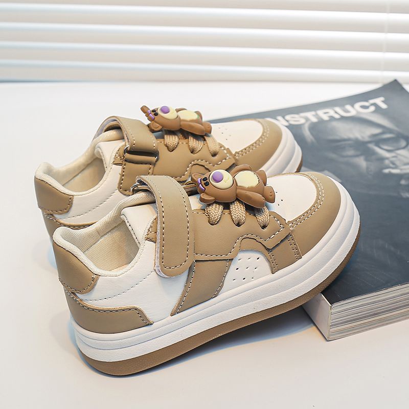 Gấu dâu Giày thể thao trẻ em giày một lớp màu hồng dễ thương cho bé gái