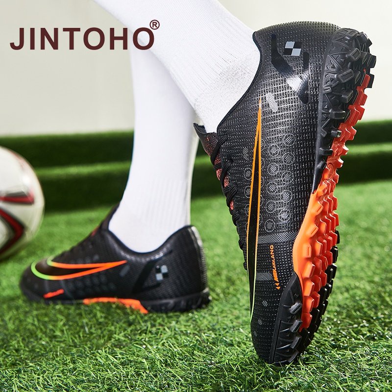 Giày Đá Bóng Chống Trượt Màu Đen Siêu Nhẹ Size 35-46 Dành Cho Cặp Đôi