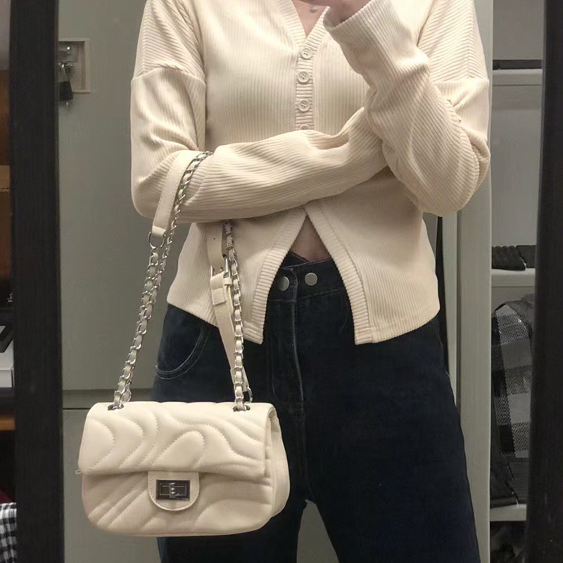 Túi Đeo Chéo Khóa Dây Xích Nhỏ Thêu Họa Tiết Tươi Mới Có Khóa Gài Dành Cho Bạn Nữ