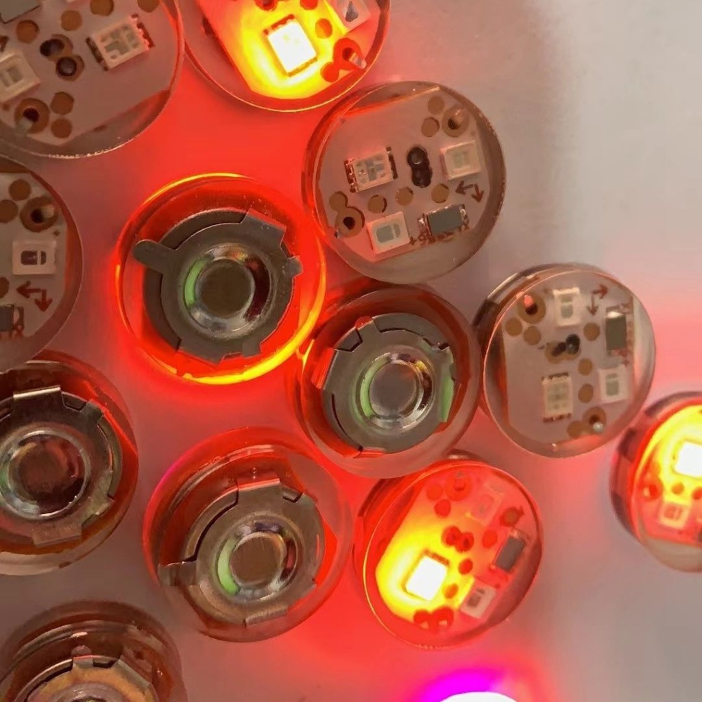 Đồ Chơi Hình Đôi Giày Rung Có Đèn Phát Sáng