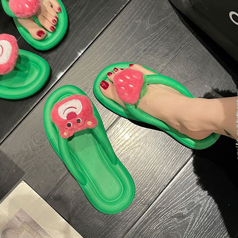 Dép cao su gấu dâu dễ thương đế bằng mềm