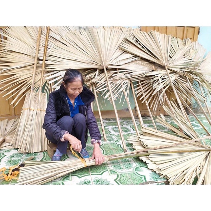 Chổi cọ, chổi lá cọ già bền bện tay rất chắc chắn