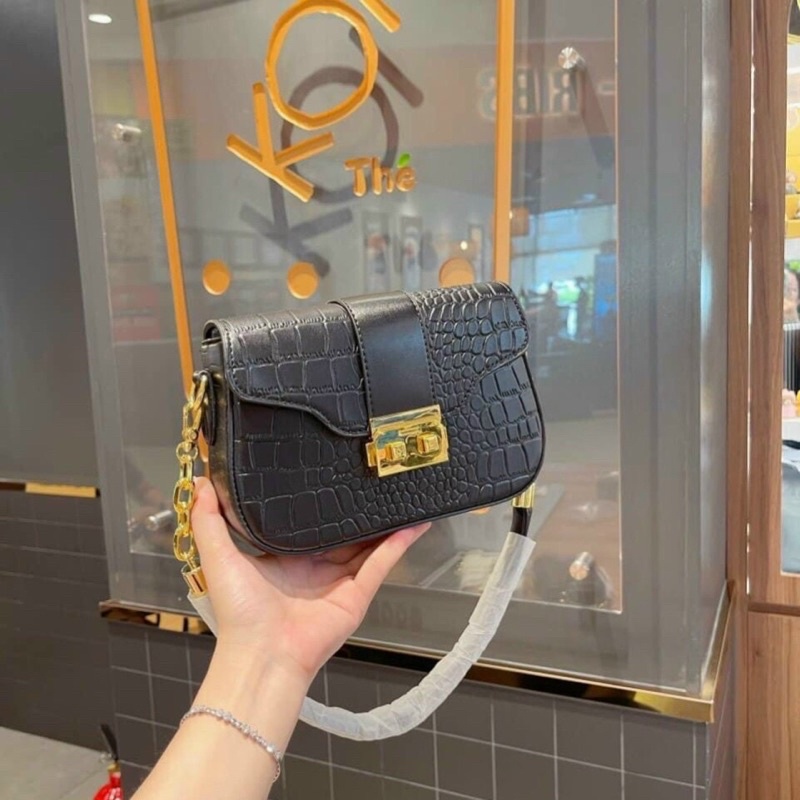 Túi kẹp nách , Túi xách nữ đeo chéo khoá miu vân rắn hot trend nhà Miboo